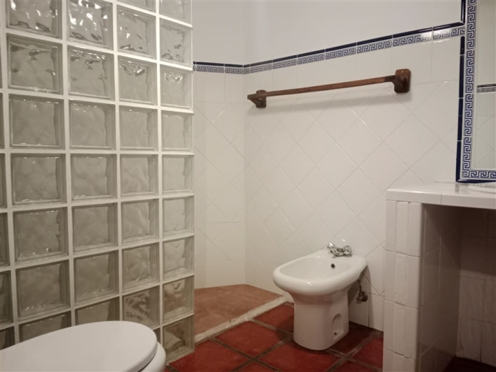 4 soveværelse Finca/Landehus til salg i Jubrique med swimmingpool garage - € 400.000 (Ref: 9331093)