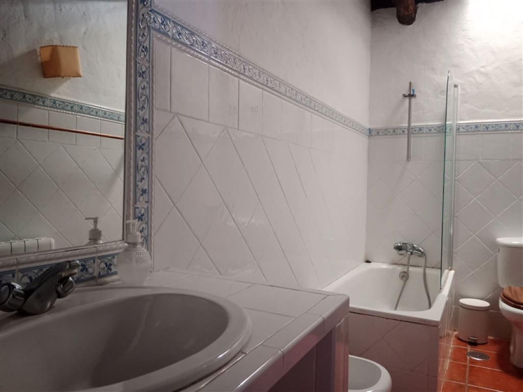 4 soveværelse Finca/Landehus til salg i Jubrique med swimmingpool garage - € 400.000 (Ref: 9331093)