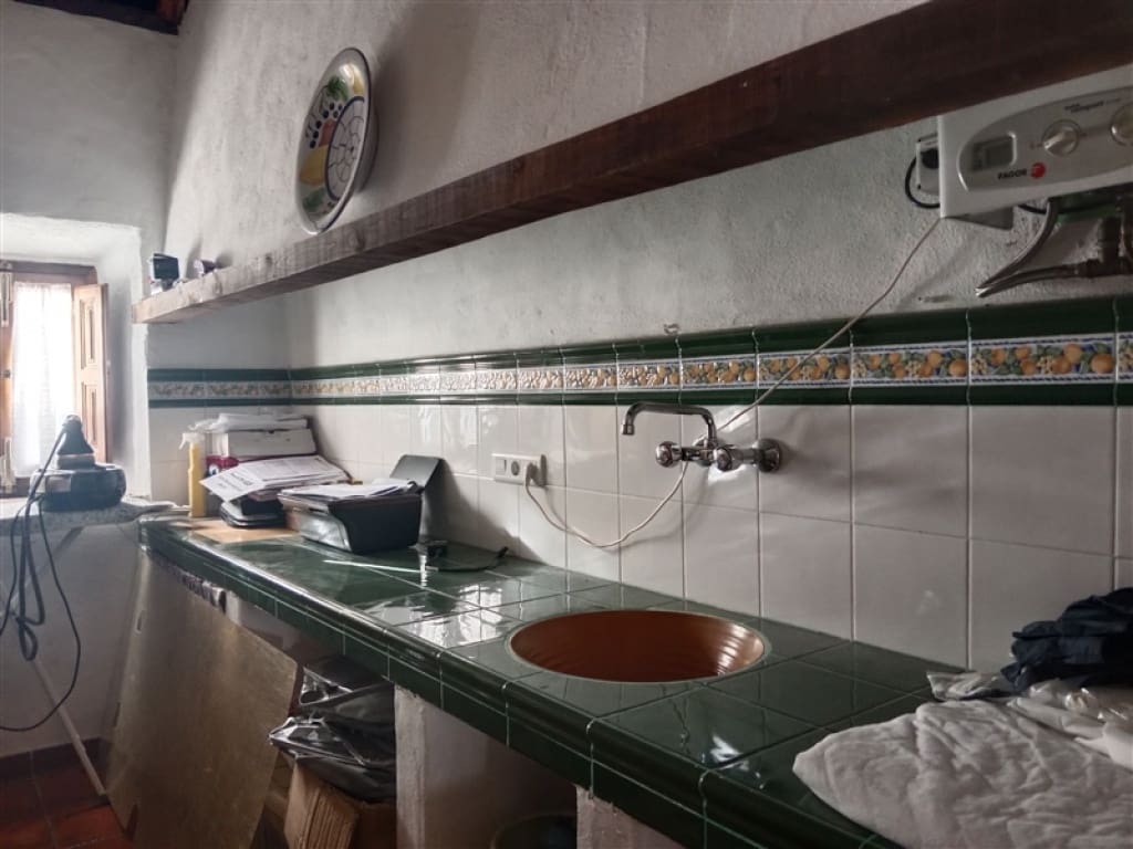 4 soveværelse Finca/Landehus til salg i Jubrique med swimmingpool garage - € 400.000 (Ref: 9331093)