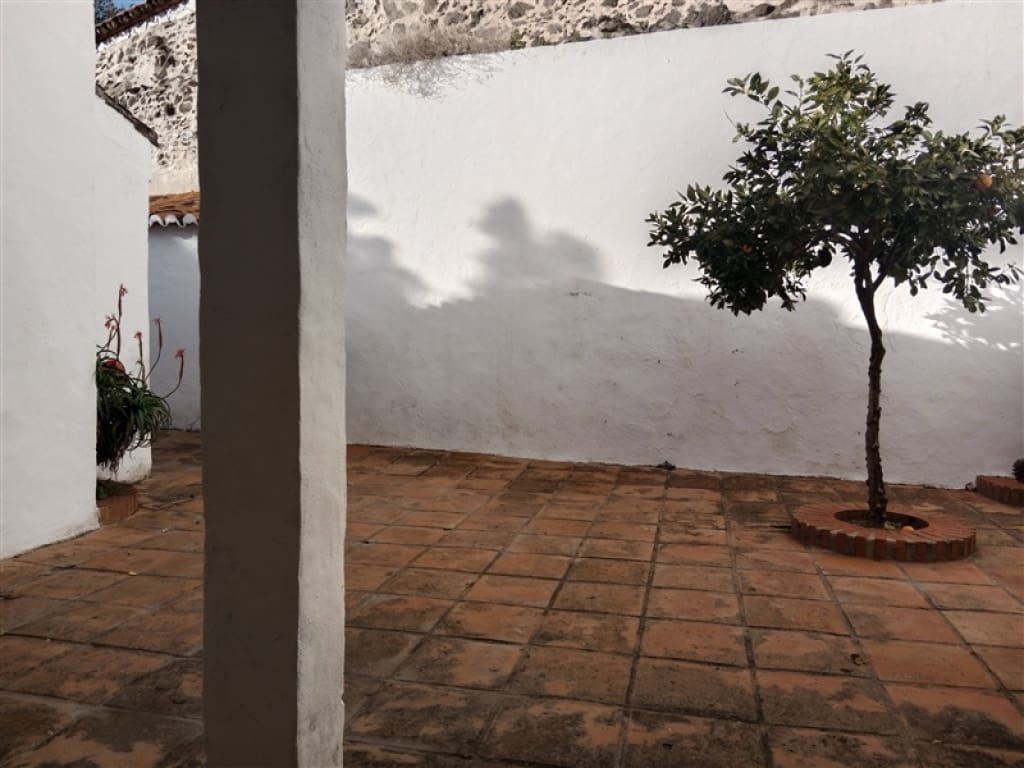 4 soveværelse Finca/Landehus til salg i Jubrique med swimmingpool garage - € 400.000 (Ref: 9331093)