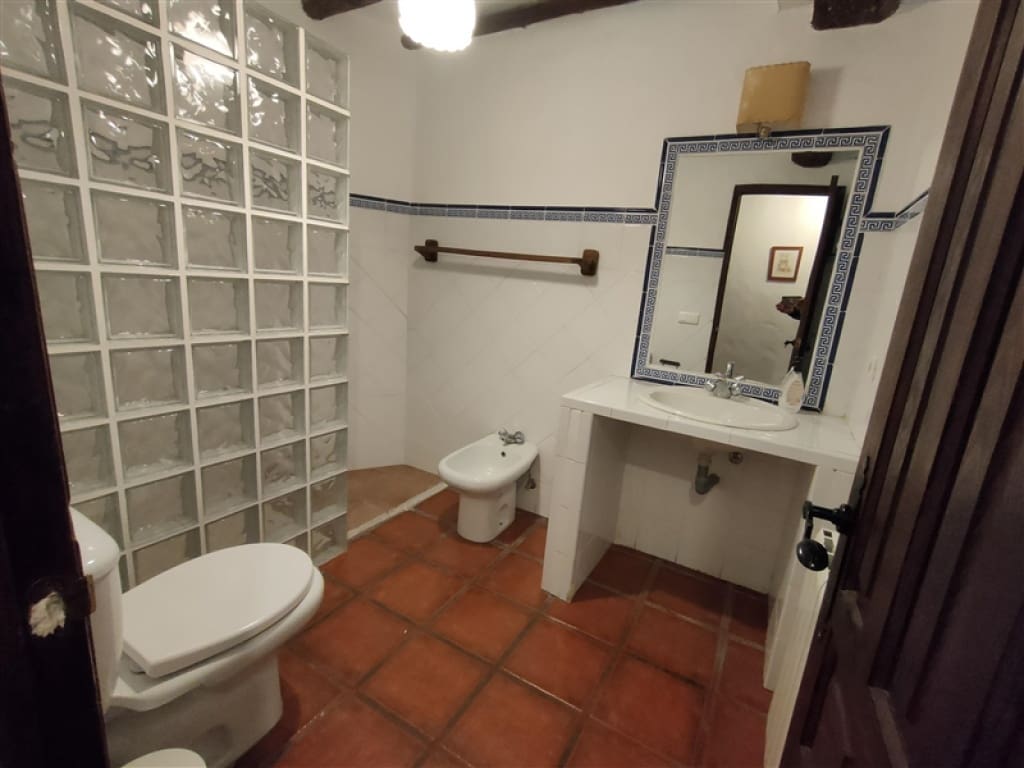 4 soveværelse Finca/Landehus til salg i Jubrique med swimmingpool garage - € 400.000 (Ref: 9331093)