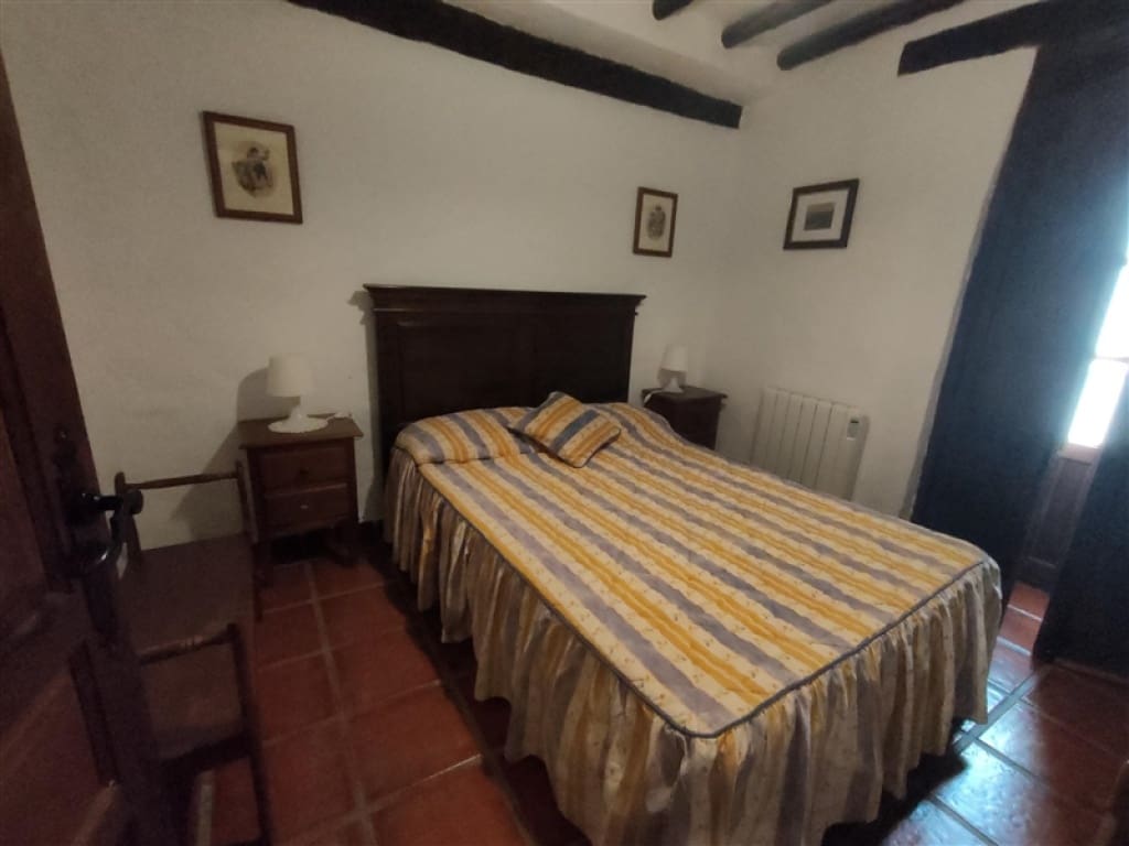 4 soveværelse Finca/Landehus til salg i Jubrique med swimmingpool garage - € 400.000 (Ref: 9331093)