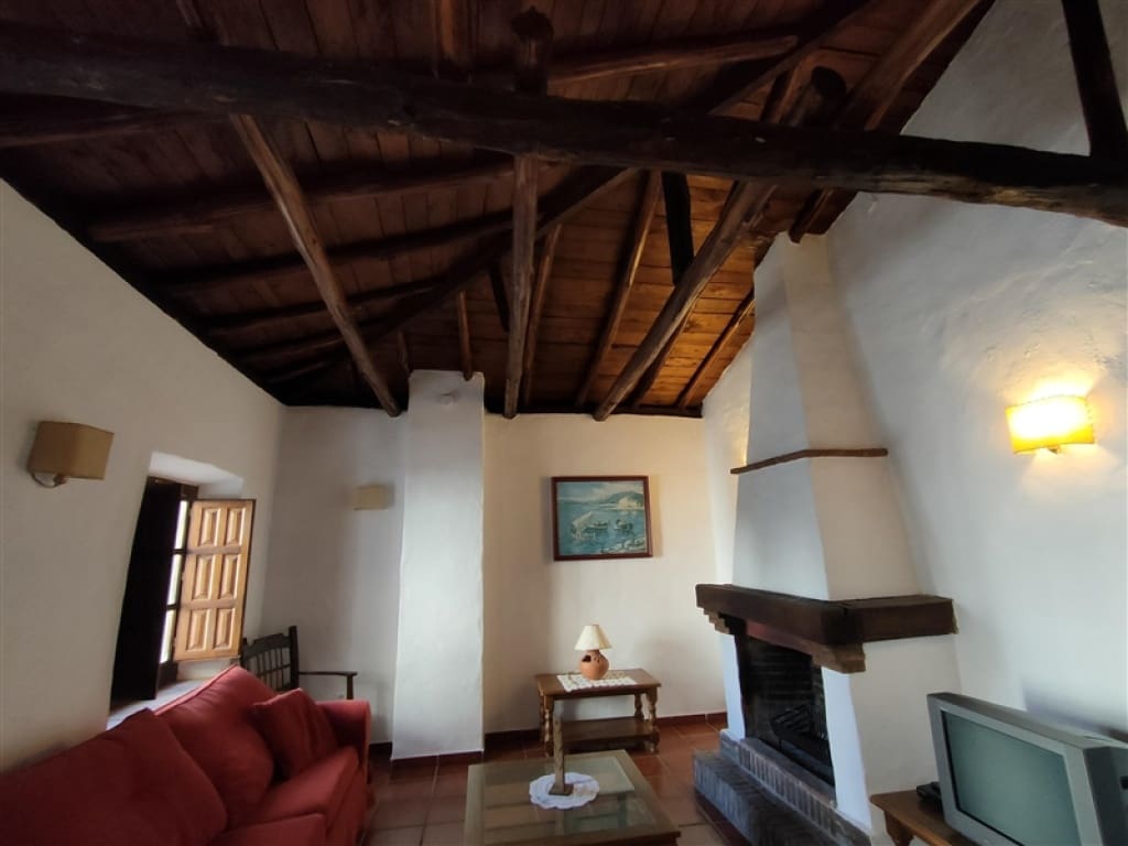 4 soveværelse Finca/Landehus til salg i Jubrique med swimmingpool garage - € 400.000 (Ref: 9331093)