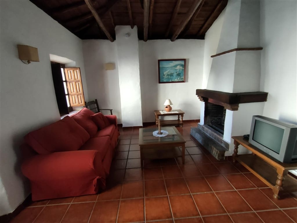 4 soveværelse Finca/Landehus til salg i Jubrique med swimmingpool garage - € 400.000 (Ref: 9331093)