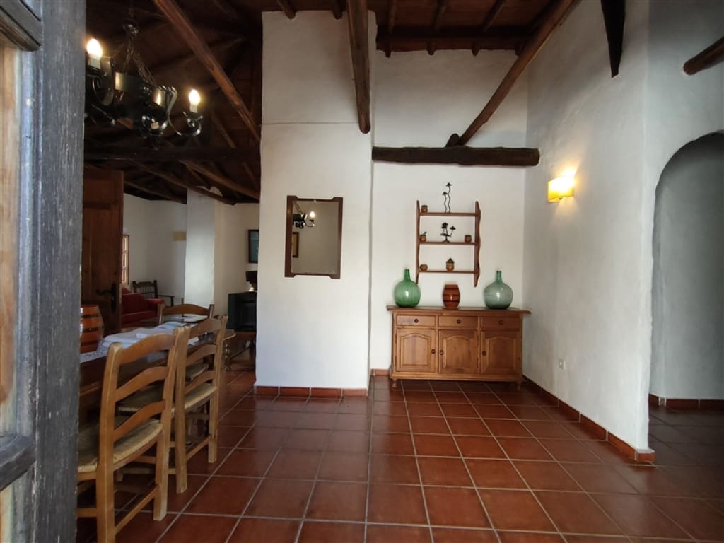 4 soveværelse Finca/Landehus til salg i Jubrique med swimmingpool garage - € 400.000 (Ref: 9331093)