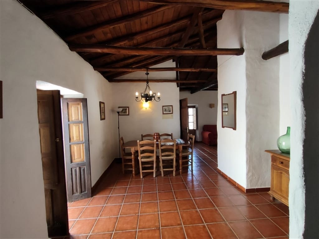 4 soveværelse Finca/Landehus til salg i Jubrique med swimmingpool garage - € 400.000 (Ref: 9331093)