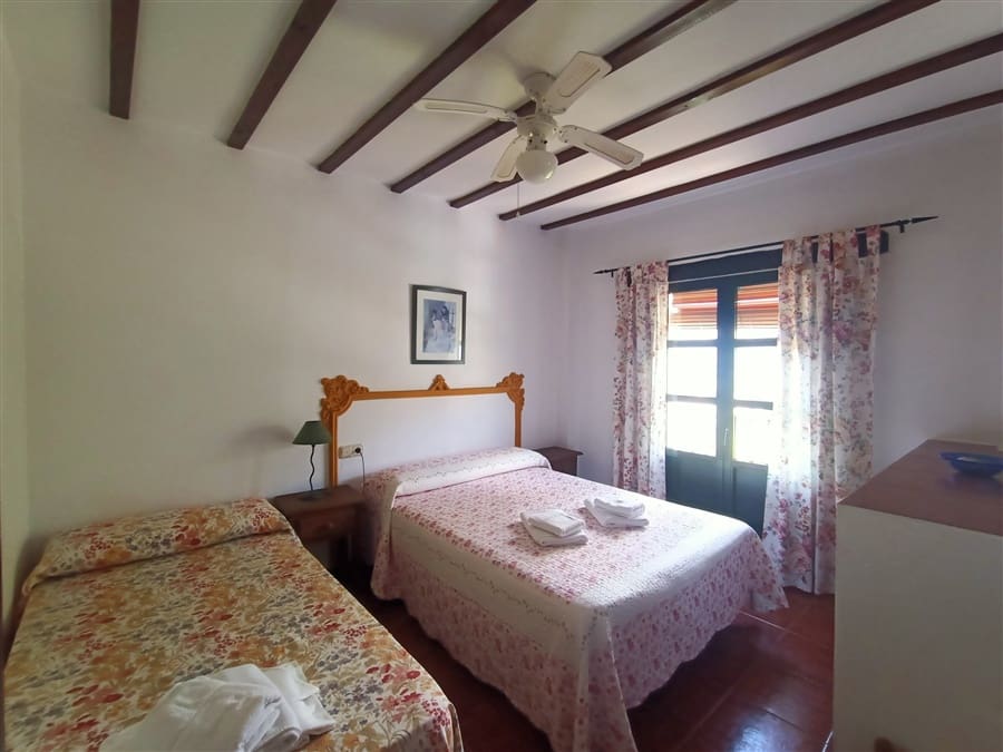 11 soverom Bedrift til salgs i Ronda med svømmebasseng - € 800 000 (Ref: 9385773)