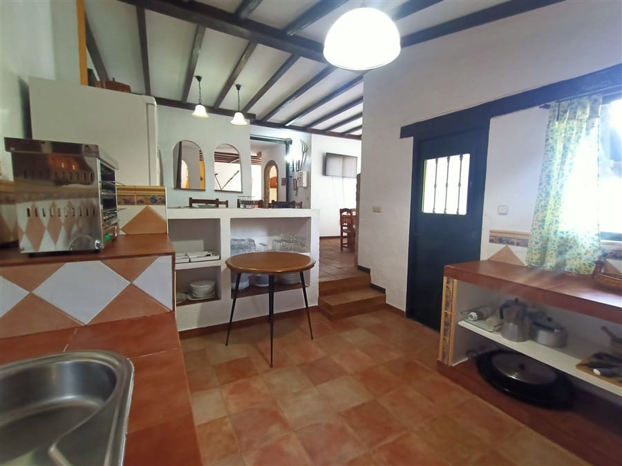 11 soverom Bedrift til salgs i Ronda med svømmebasseng - € 800 000 (Ref: 9385773)