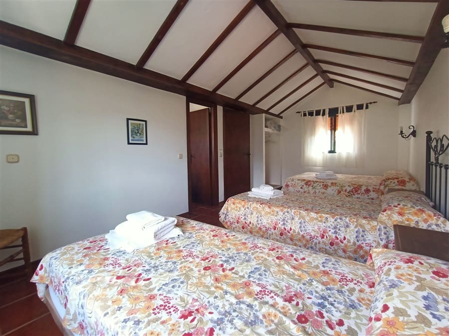 11 soverom Bedrift til salgs i Ronda med svømmebasseng - € 800 000 (Ref: 9385773)