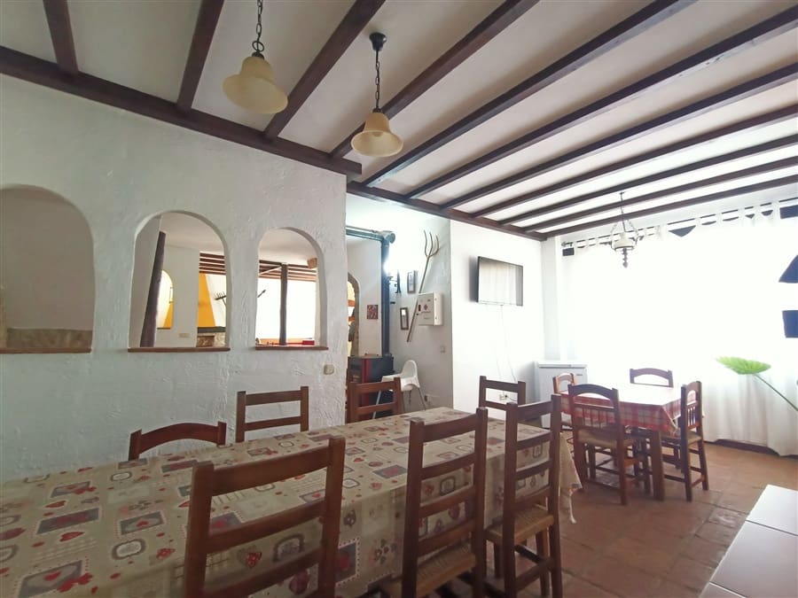 11 soverom Bedrift til salgs i Ronda med svømmebasseng - € 800 000 (Ref: 9385773)