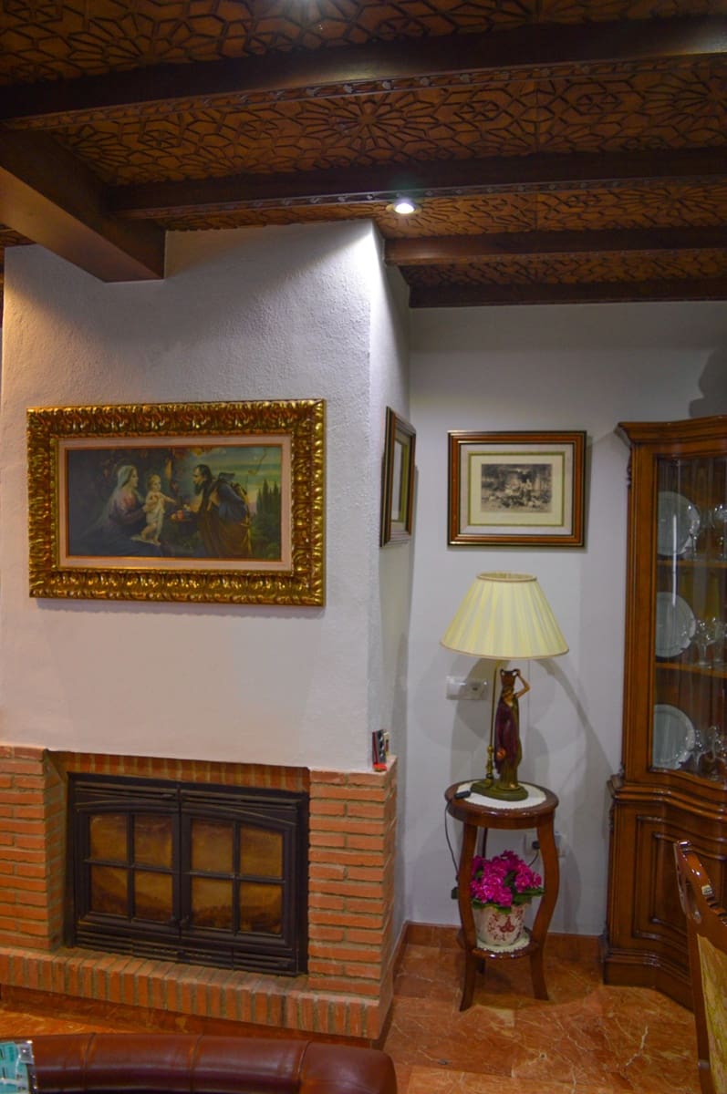 6 bedroom Townhouse for sale in Ronda with pool - € 830,000 (Ref: 9396478)
