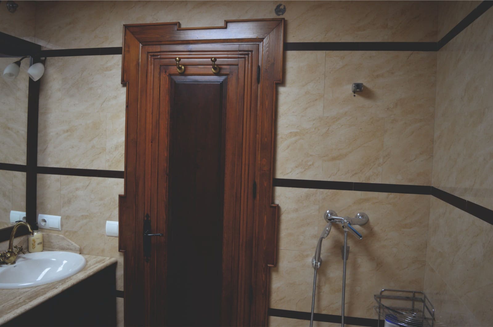 6 bedroom Townhouse for sale in Ronda with pool - € 830,000 (Ref: 9396478)