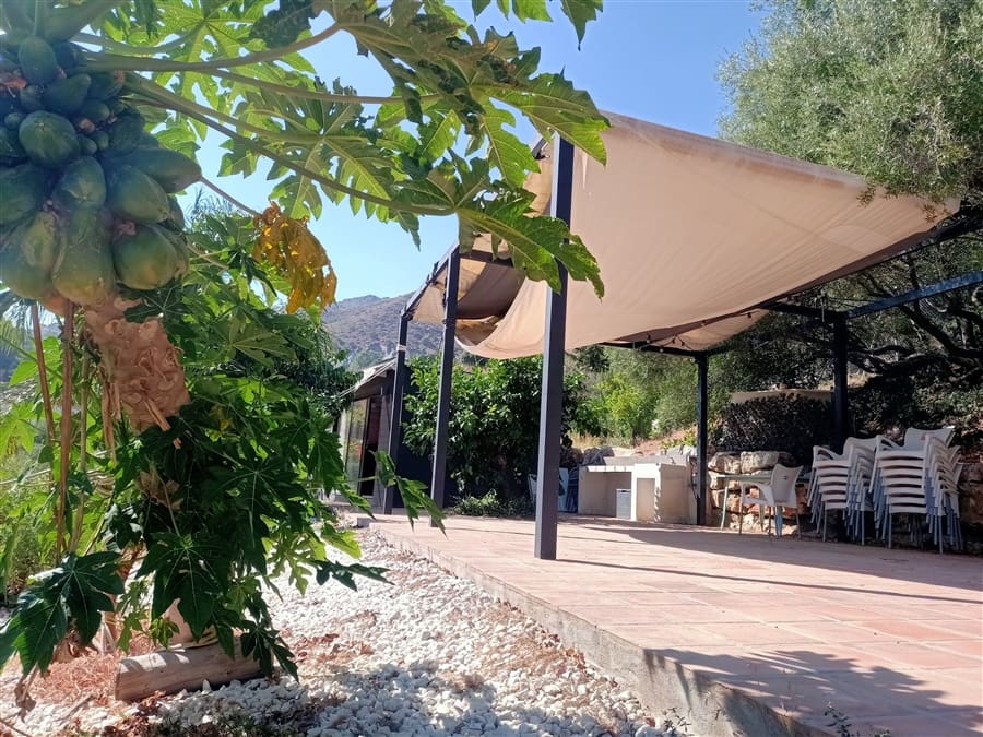 Houten huis te koop in Estepona - € 215.000 (Ref: 9414886)