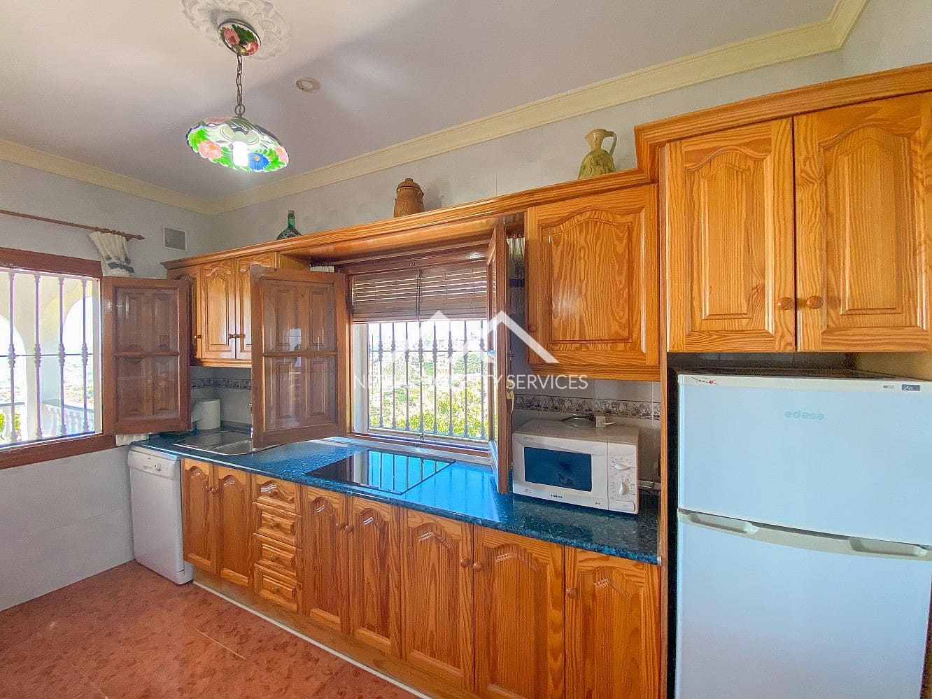 2 slaapkamer Villa te huur in Frigiliana met zwembad garage - € 1.800 (Ref: 10004470)