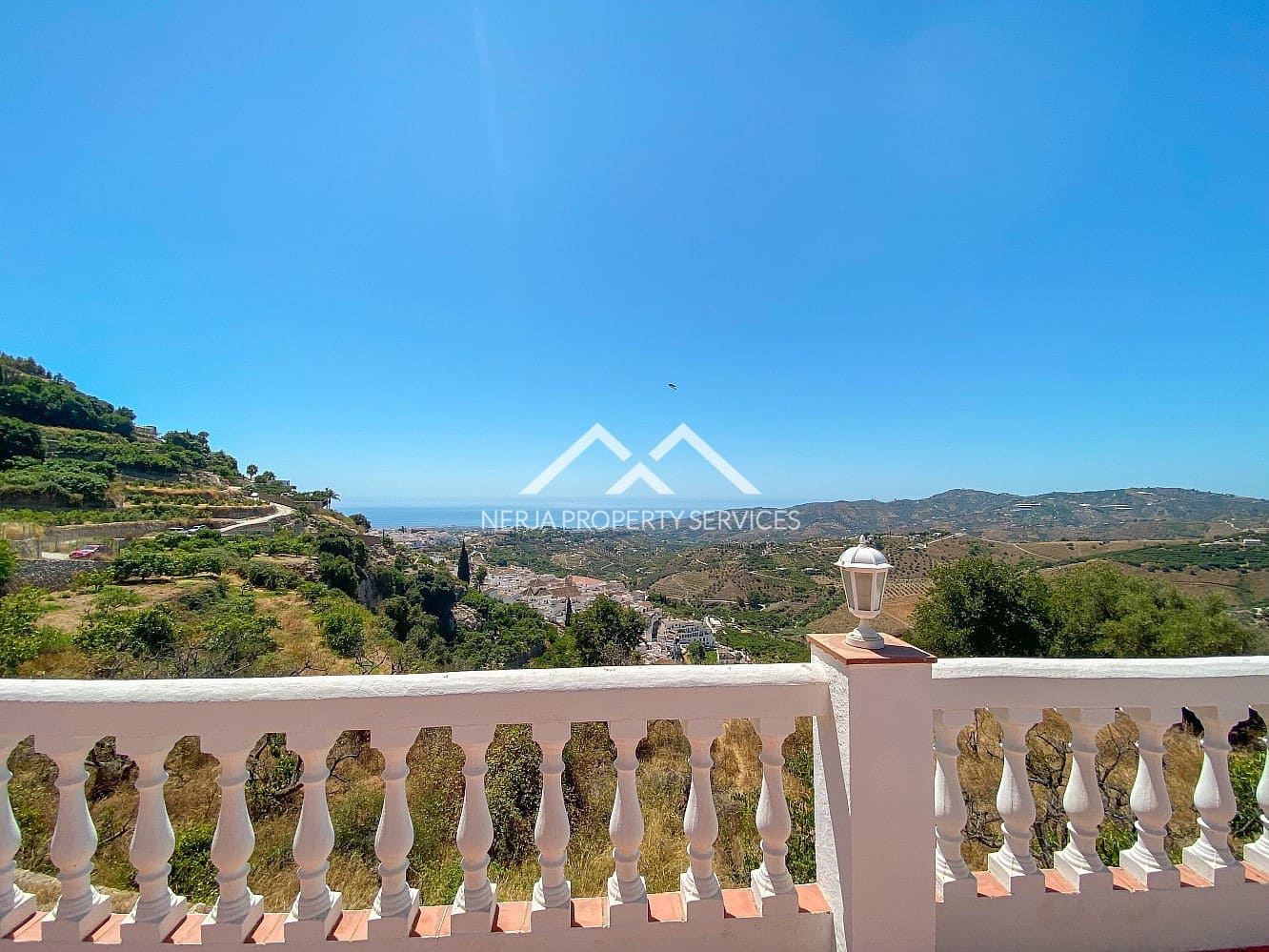 2 slaapkamer Villa te huur in Frigiliana met zwembad garage - € 1.800 (Ref: 10004470)
