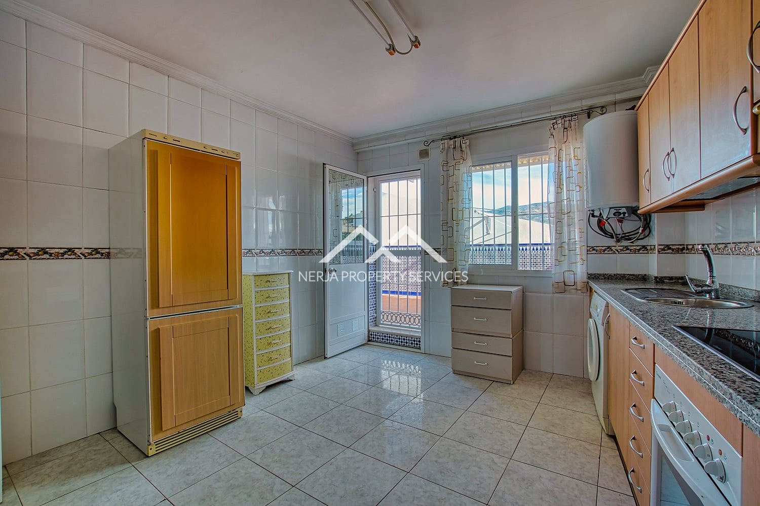 7 bedroom Apartment for sale in Velez-Malaga - € 850,000 (Ref: 10009361)