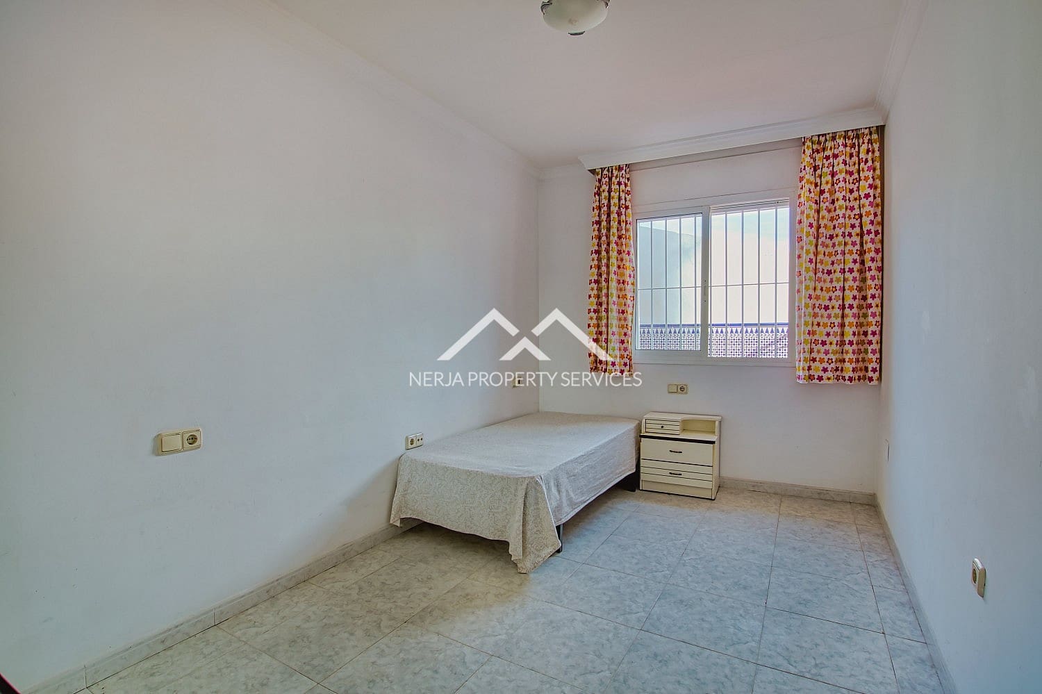 7 bedroom Apartment for sale in Velez-Malaga - € 850,000 (Ref: 10009361)
