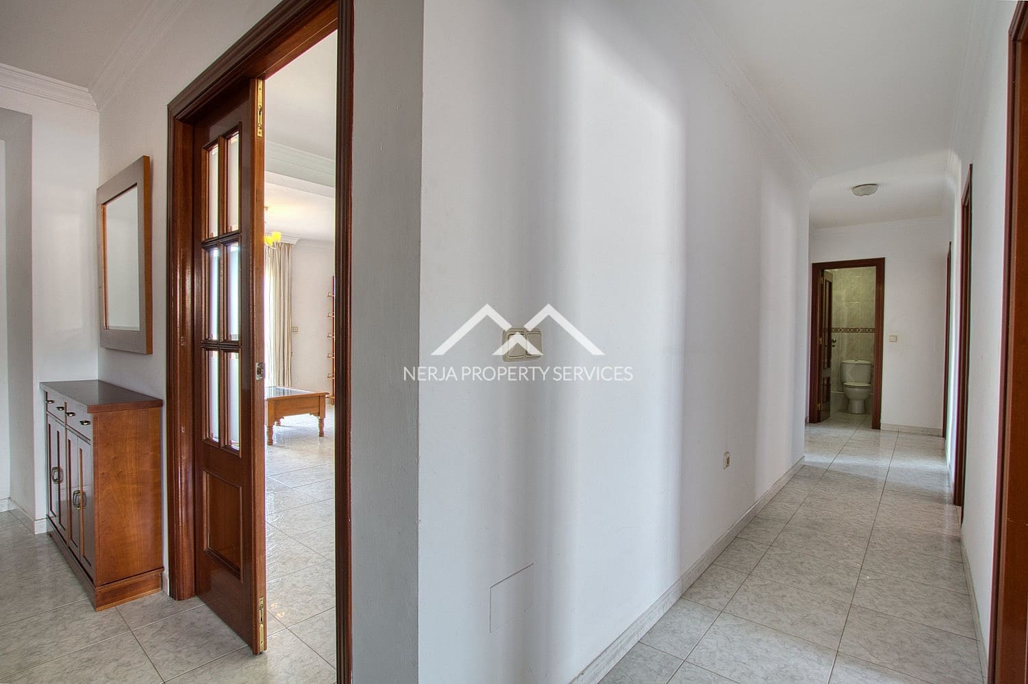 7 bedroom Apartment for sale in Velez-Malaga - € 850,000 (Ref: 10009361)