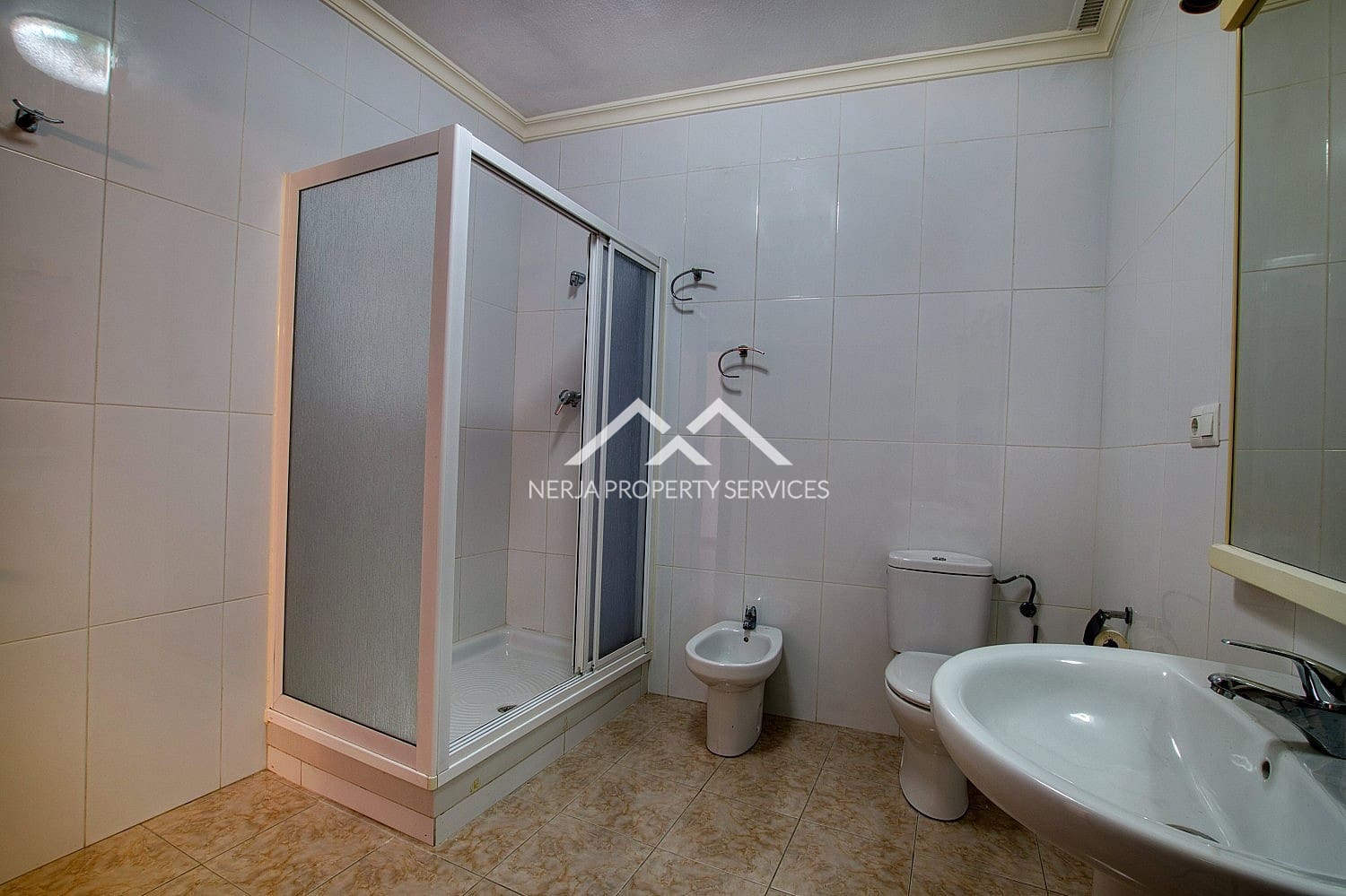 7 bedroom Apartment for sale in Velez-Malaga - € 850,000 (Ref: 10009361)