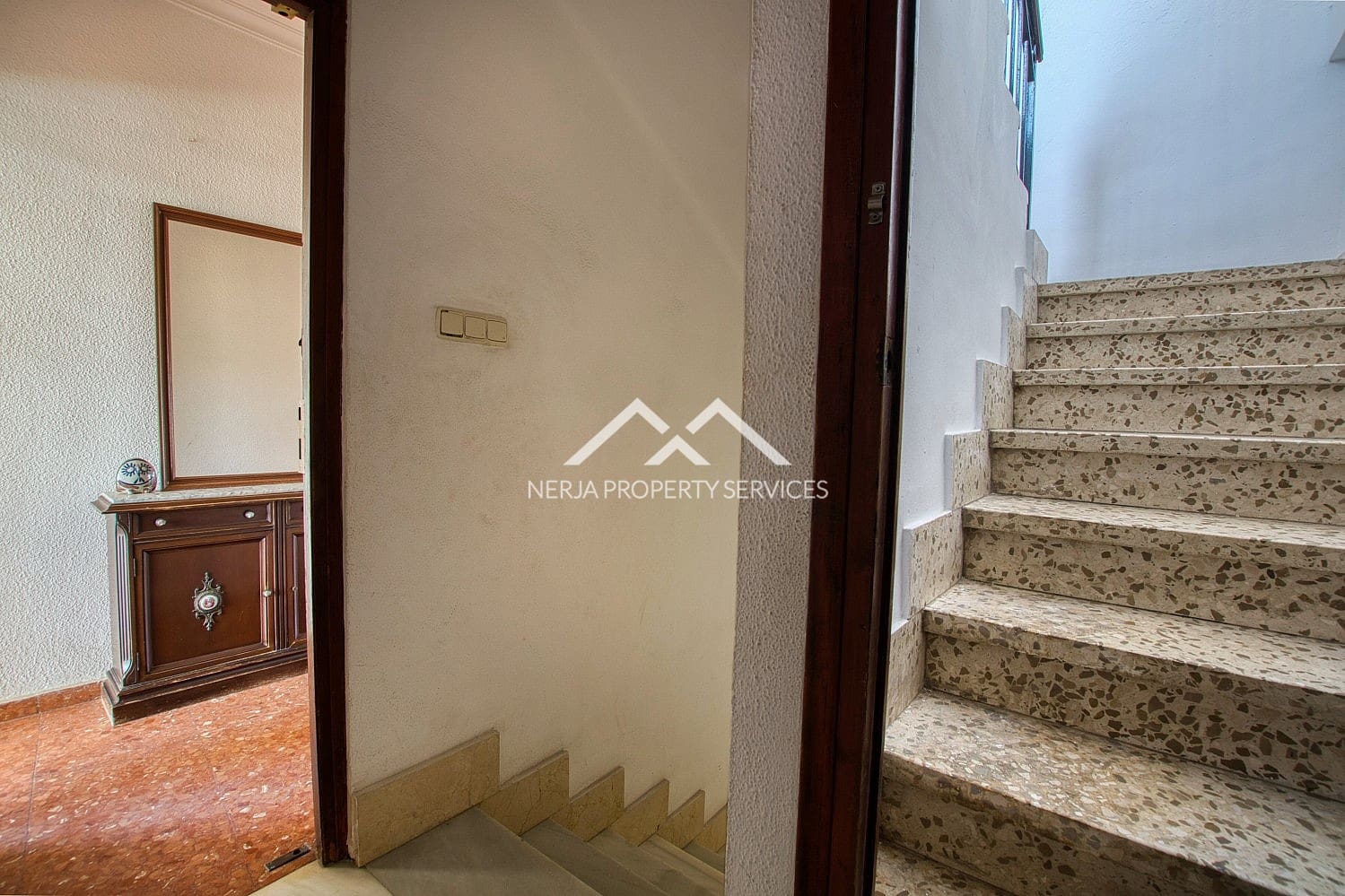 7 bedroom Apartment for sale in Velez-Malaga - € 850,000 (Ref: 10009361)