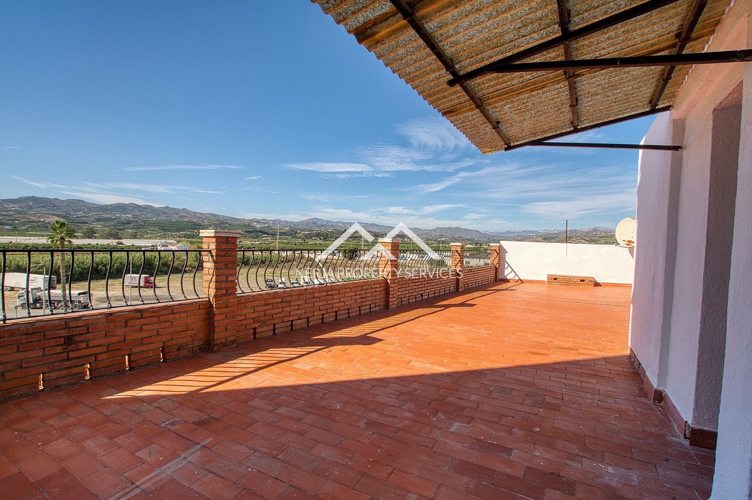 7 bedroom Apartment for sale in Velez-Malaga - € 850,000 (Ref: 10009361)