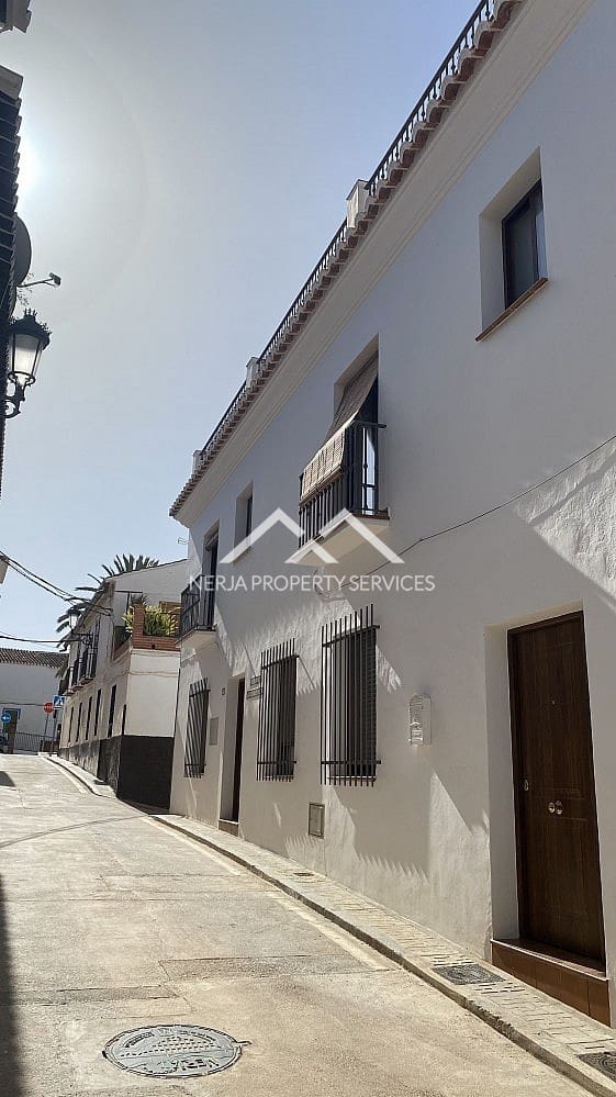 2 bedroom Apartment for rent in Maro - € 750 (Ref: 10034302)