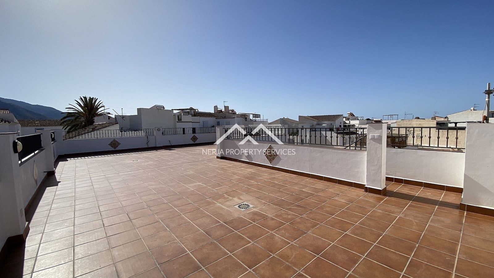 2 bedroom Apartment for rent in Maro - € 750 (Ref: 10034302)