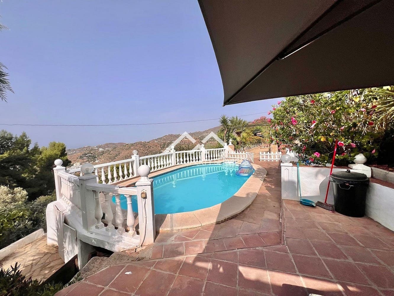 2 bedroom Finca/Country House for sale in Torrox with pool garage - € 390,000 (Ref: 10057587)