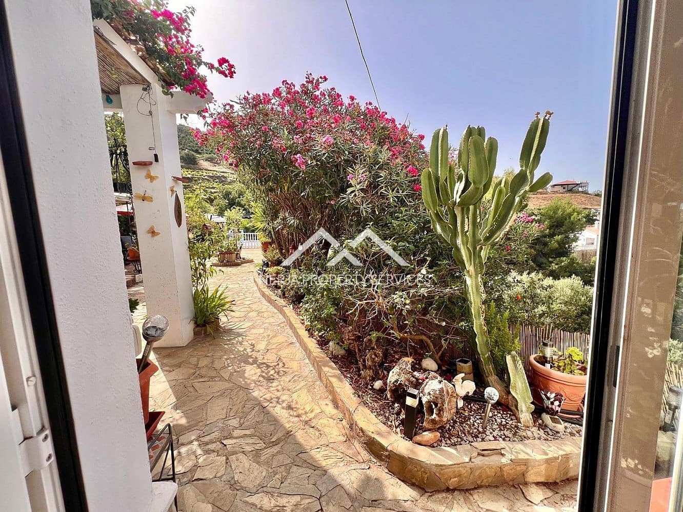 2 bedroom Finca/Country House for sale in Torrox with pool garage - € 390,000 (Ref: 10057587)