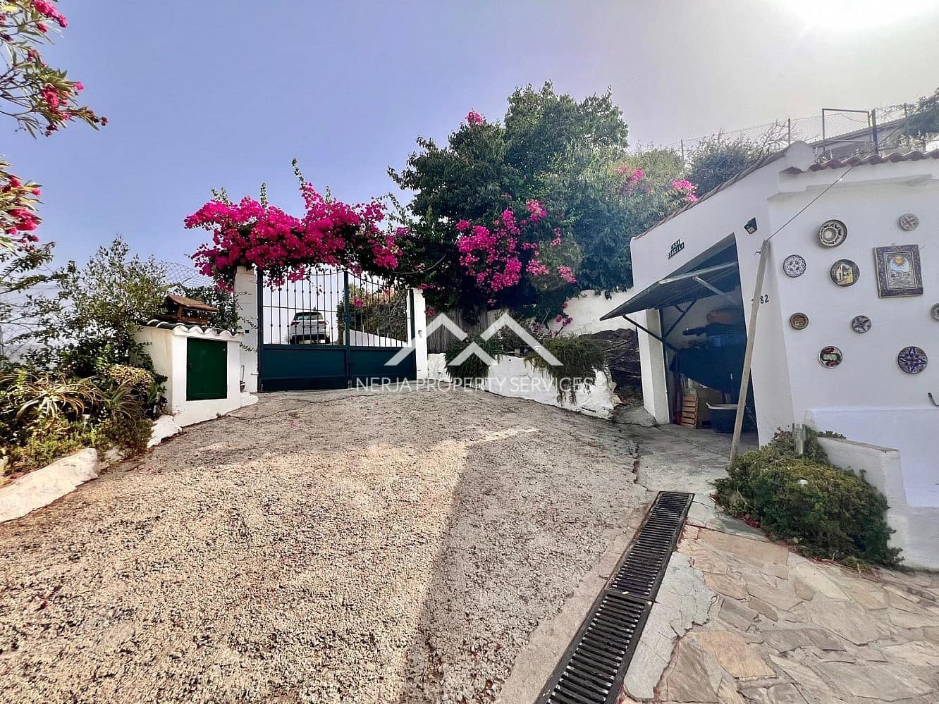 2 bedroom Finca/Country House for sale in Torrox with pool garage - € 390,000 (Ref: 10057587)