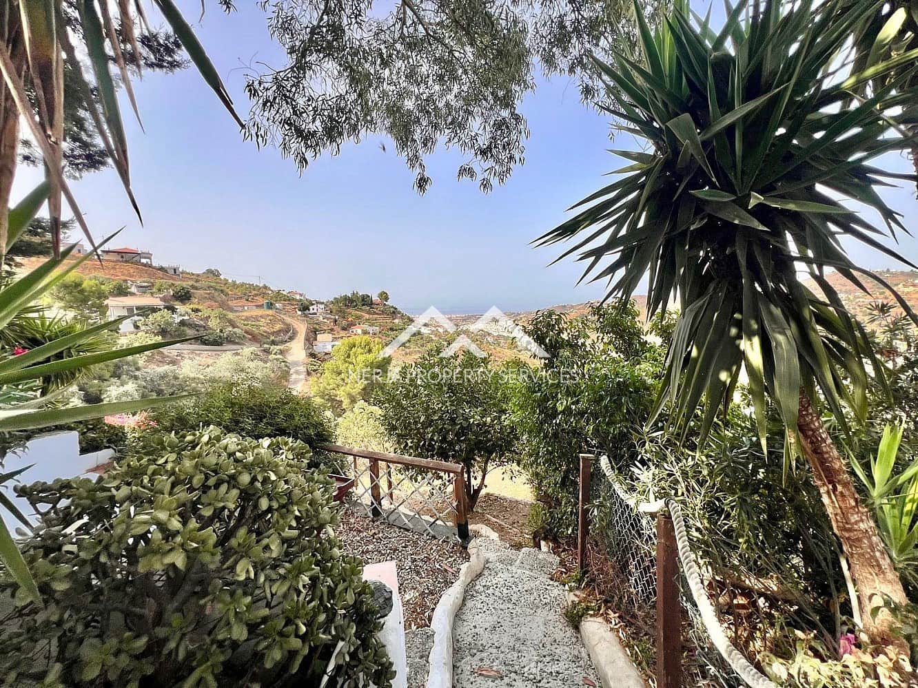2 bedroom Finca/Country House for sale in Torrox with pool garage - € 390,000 (Ref: 10057587)