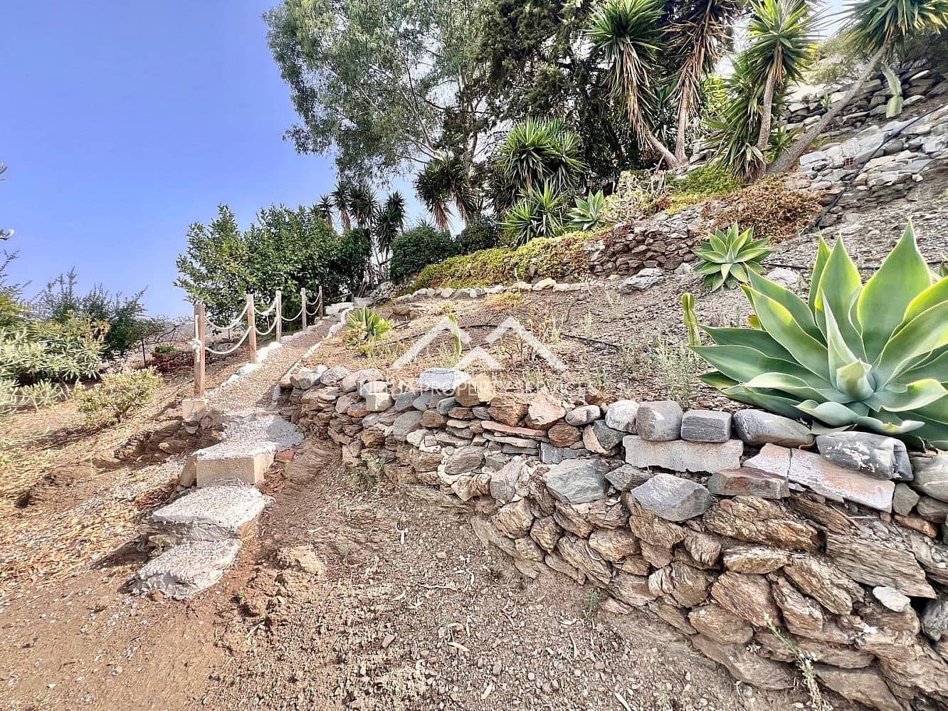 2 bedroom Finca/Country House for sale in Torrox with pool garage - € 390,000 (Ref: 10057587)