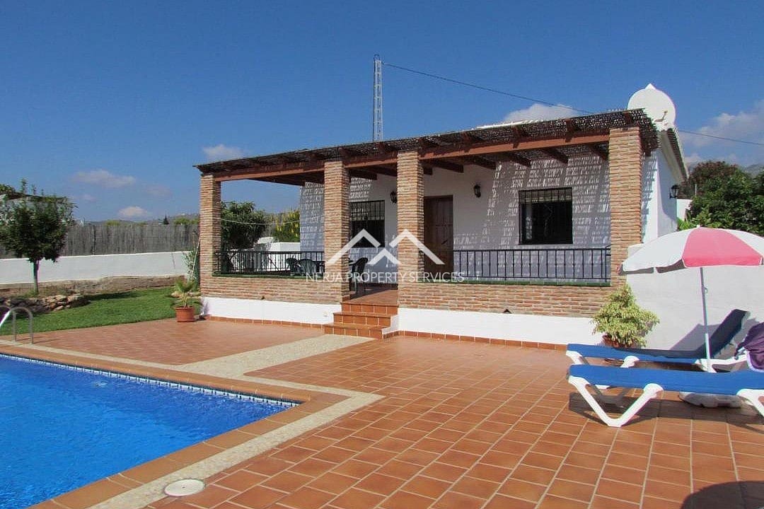 2 slaapkamer Villa te huur in Frigiliana met zwembad garage - € 1.600 (Ref: 10060527)