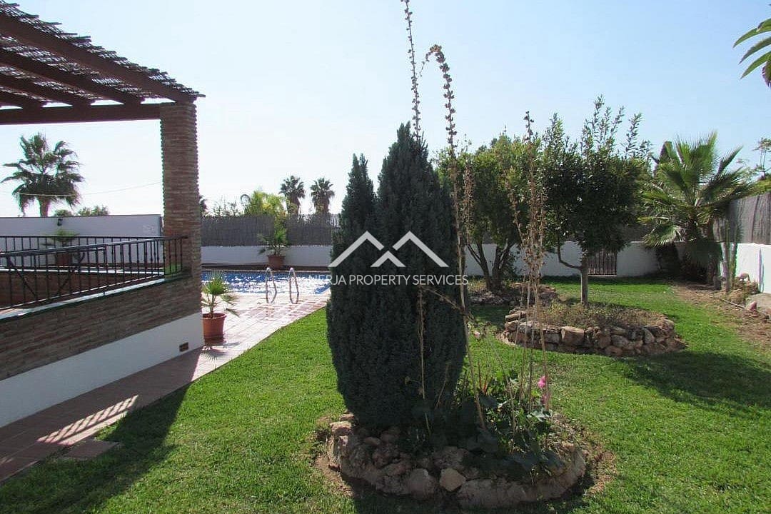 2 slaapkamer Villa te huur in Frigiliana met zwembad garage - € 1.600 (Ref: 10060527)
