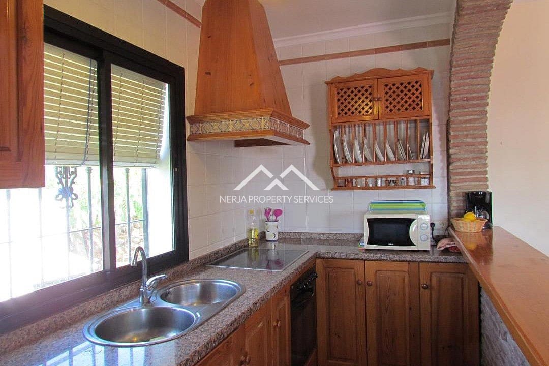 2 slaapkamer Villa te huur in Frigiliana met zwembad garage - € 1.600 (Ref: 10060527)