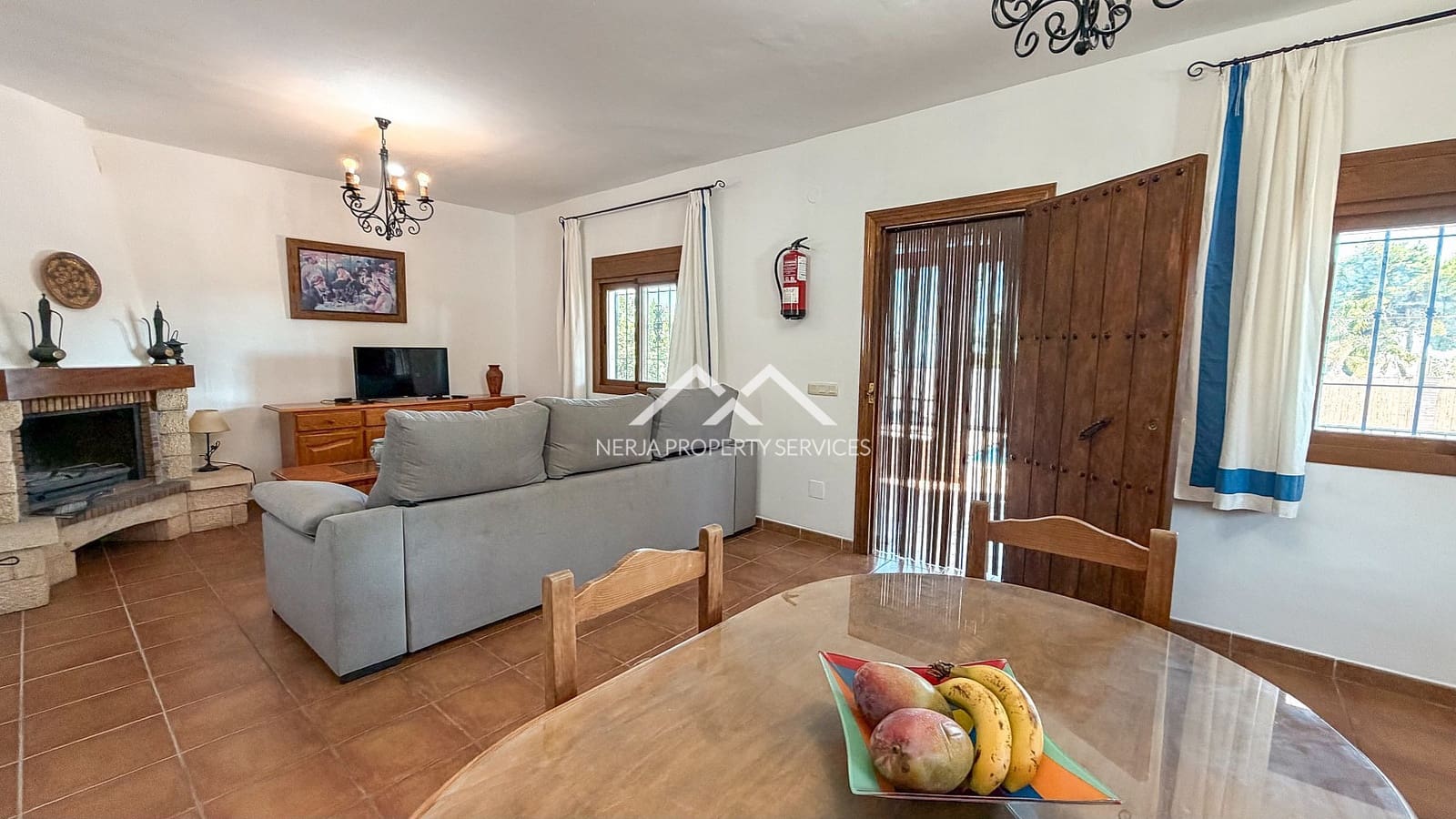 2 bedroom Villa for rent in Frigiliana with pool garage - € 1,600 (Ref: 10060527)