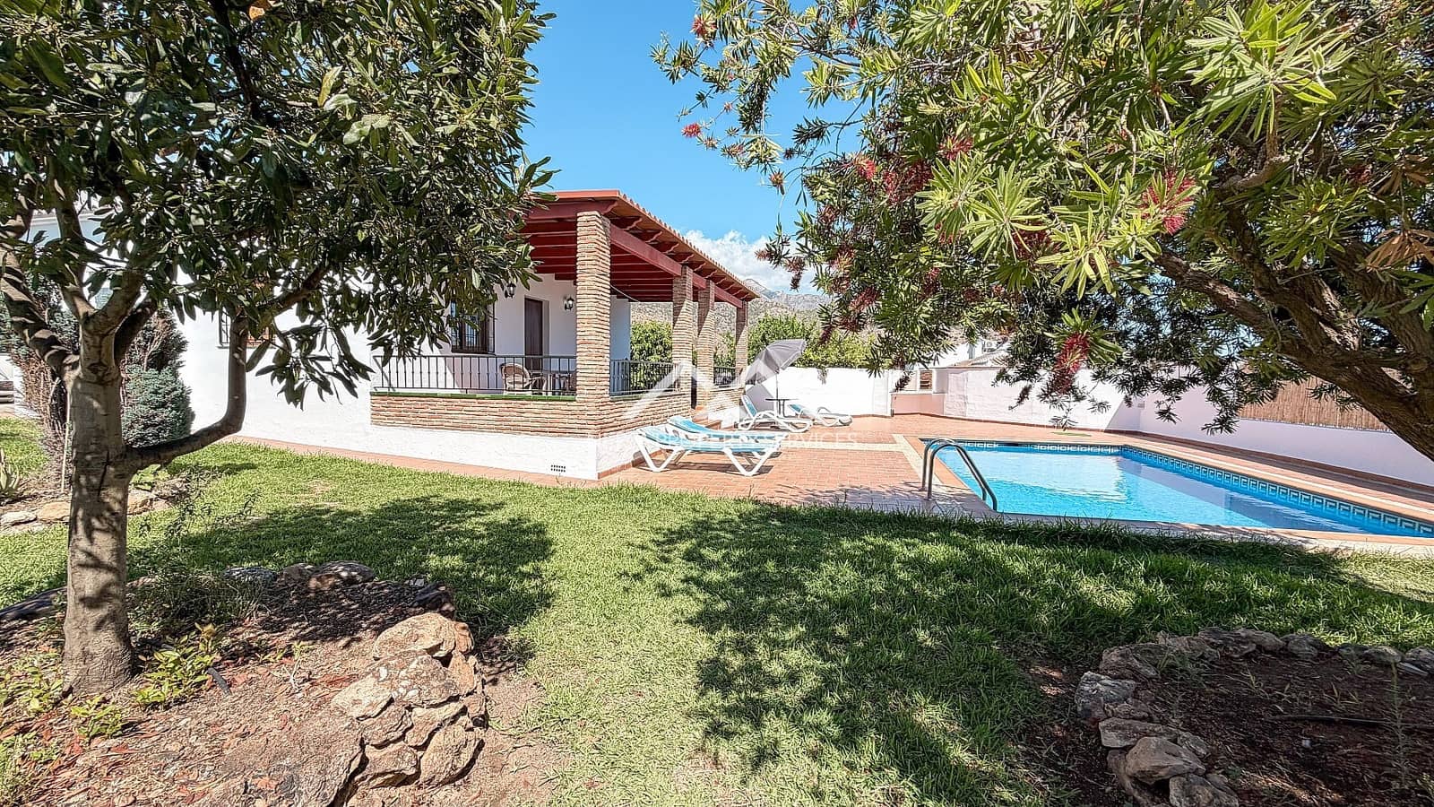 2 bedroom Villa for rent in Frigiliana with pool garage - € 1,600 (Ref: 10060527)