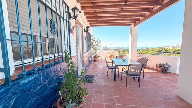 3 sypialnia Willa do wynajęcia w Avda Pescia - Ctra de Frigiliana, Nerja z basenem garażem - 1 700 € (Ref: 10101087)