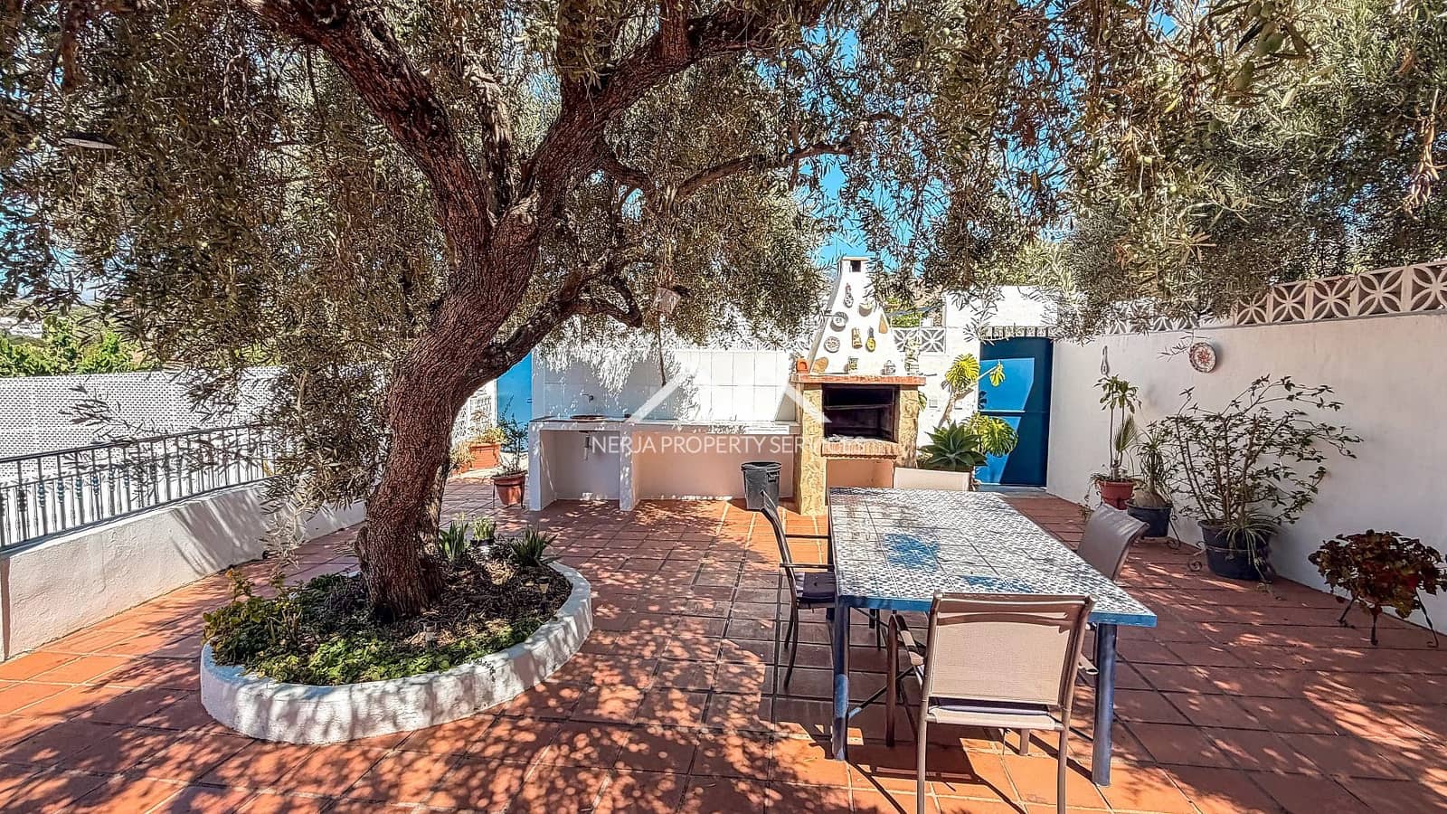 3 sypialnia Willa do wynajęcia w Nerja z basenem garażem - 1 700 € (Ref: 10101087)