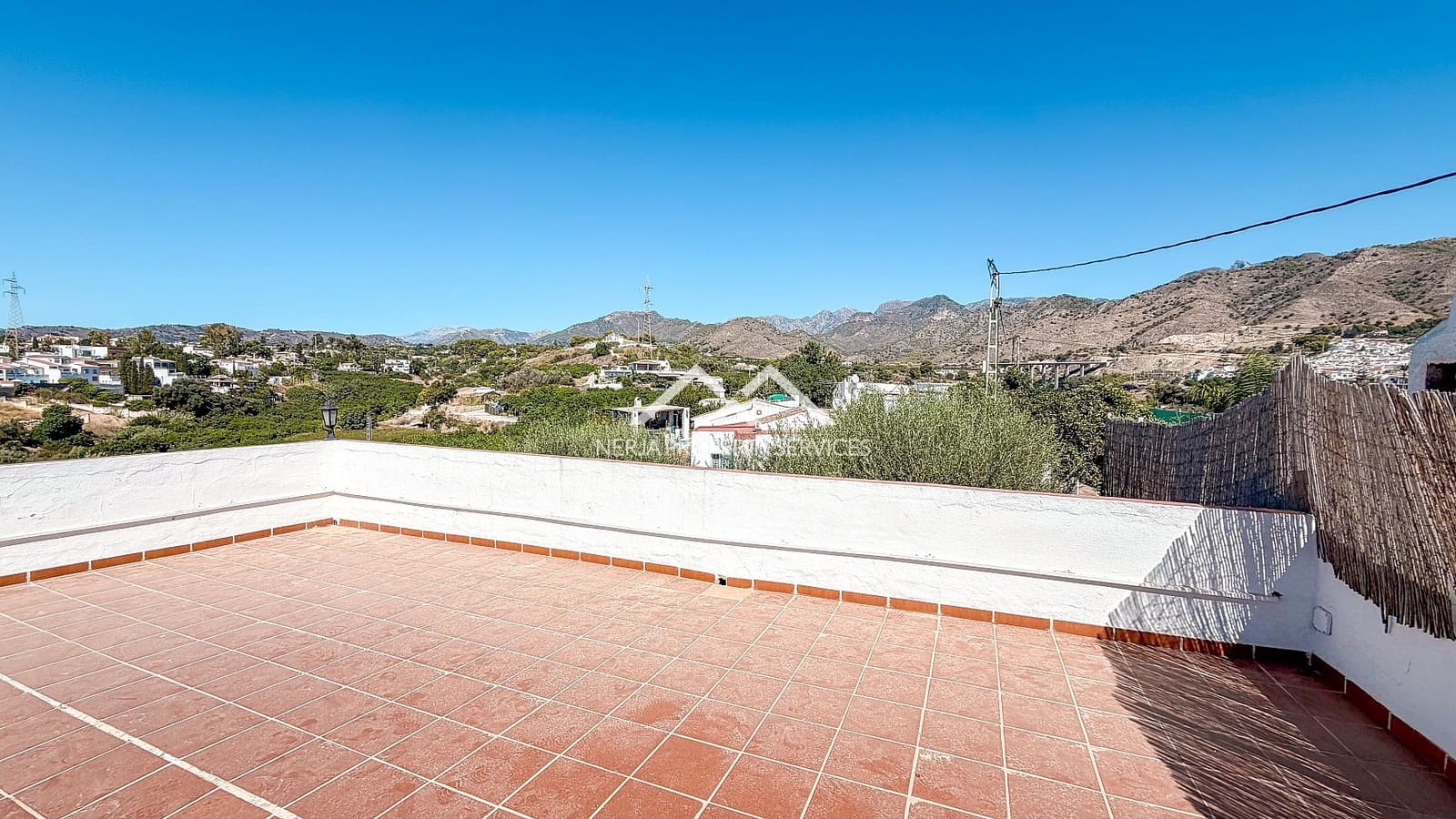 3 sypialnia Willa do wynajęcia w Nerja z basenem garażem - 1 700 € (Ref: 10101087)