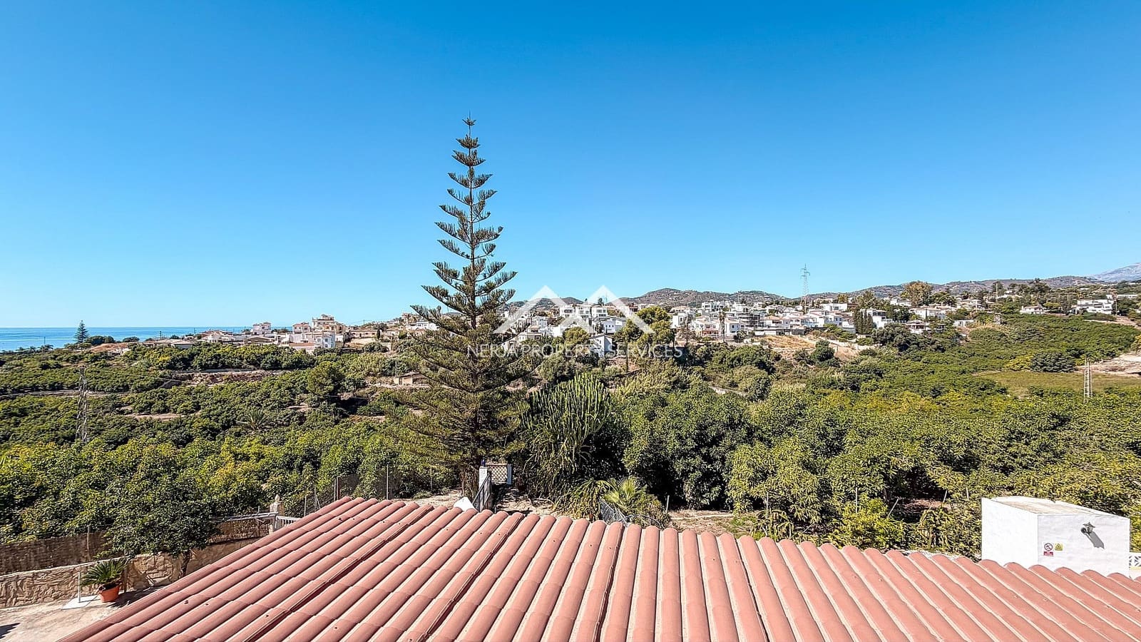 3 sypialnia Willa do wynajęcia w Nerja z basenem garażem - 1 700 € (Ref: 10101087)