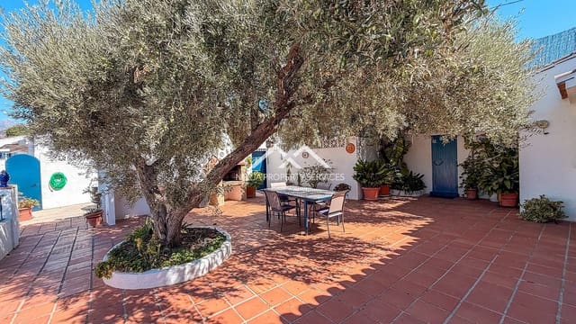 3 sypialnia Willa do wynajęcia w Avda Pescia - Ctra de Frigiliana, Nerja z basenem garażem - 1 700 € (Ref: 10101087)