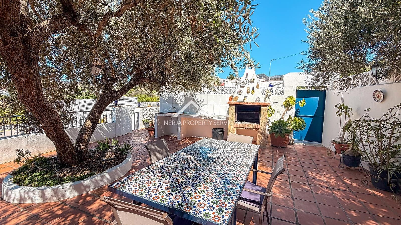 3 sypialnia Willa do wynajęcia w Nerja z basenem garażem - 1 700 € (Ref: 10101087)
