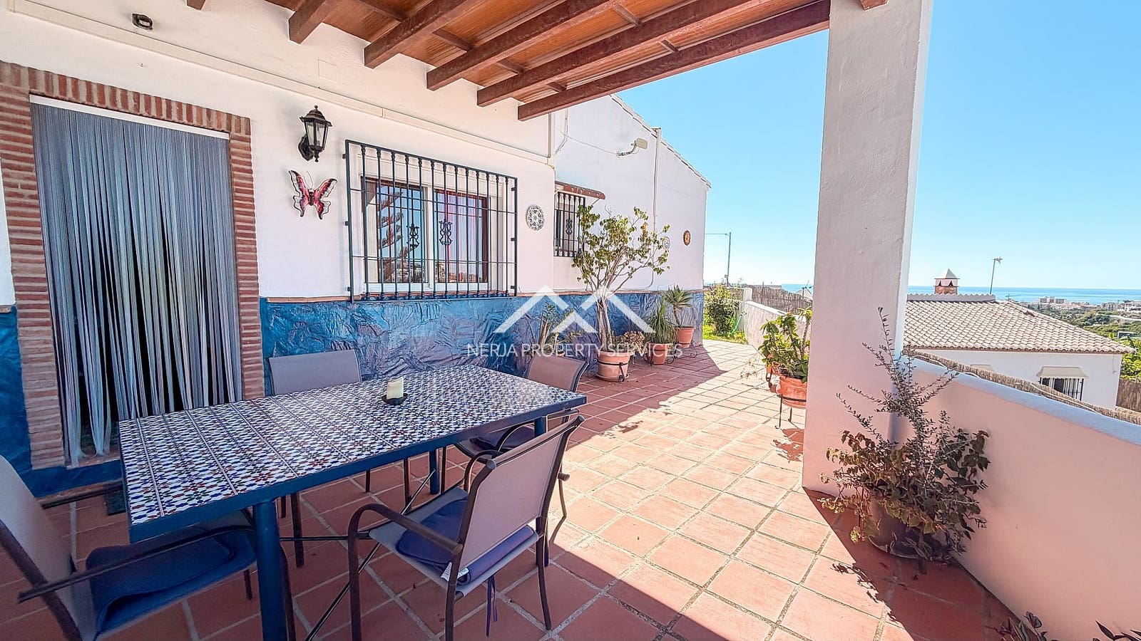 3 sypialnia Willa do wynajęcia w Nerja z basenem garażem - 1 700 € (Ref: 10101087)