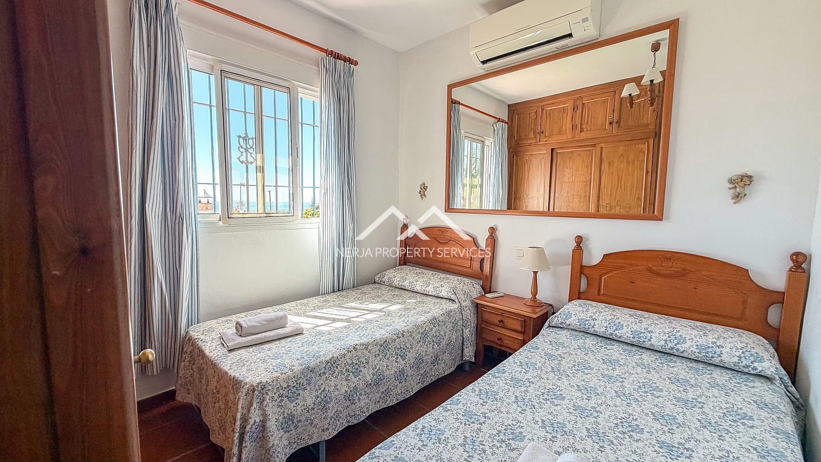 3 sypialnia Willa do wynajęcia w Nerja z basenem garażem - 1 700 € (Ref: 10101087)