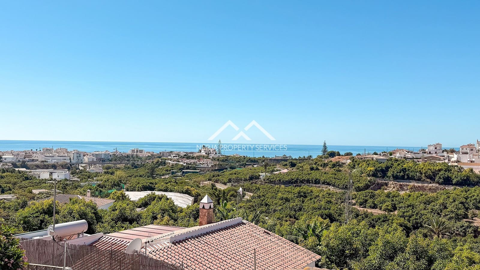 3 sypialnia Willa do wynajęcia w Nerja z basenem garażem - 1 700 € (Ref: 10101087)