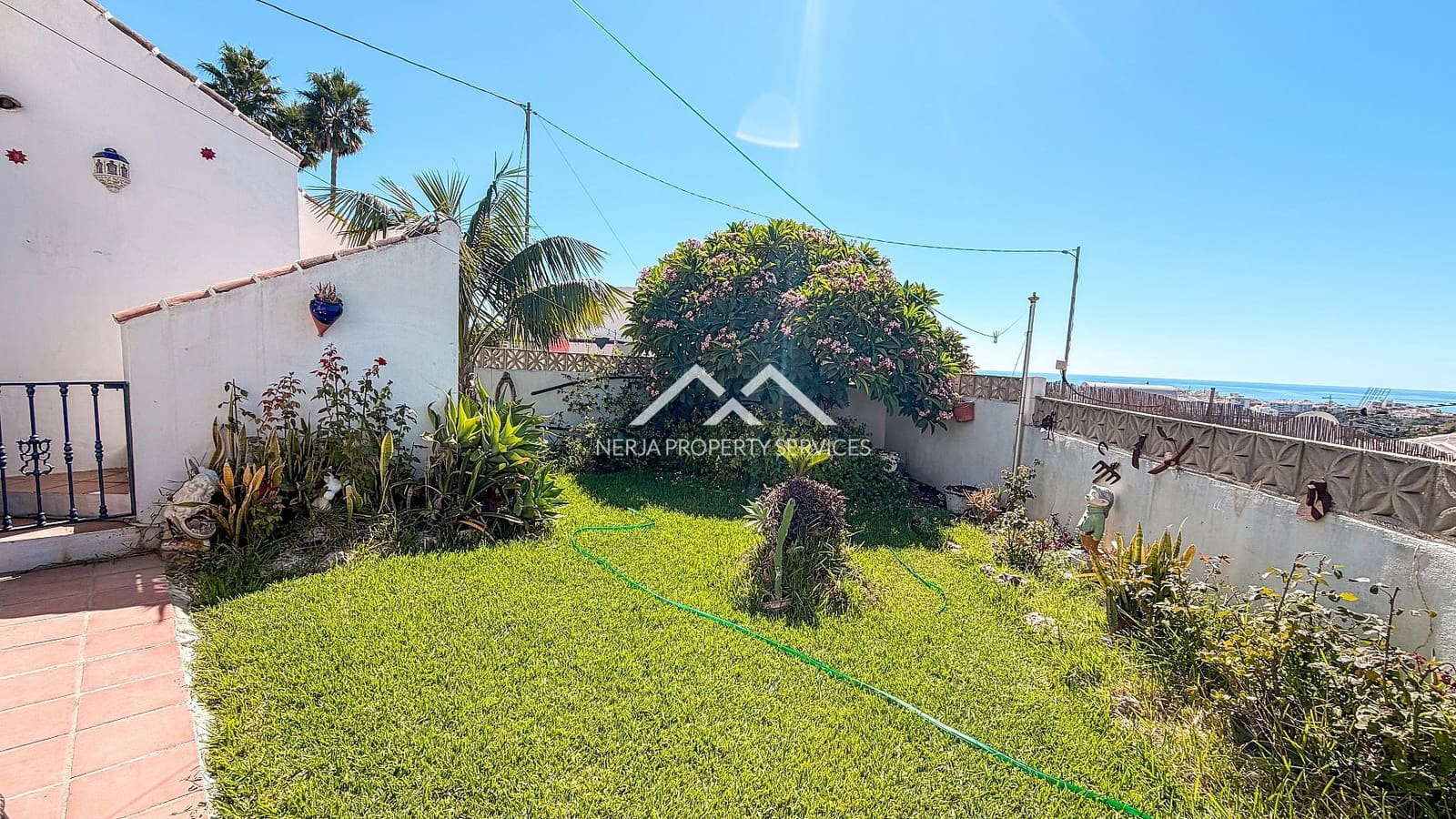 3 sypialnia Willa do wynajęcia w Nerja z basenem garażem - 1 700 € (Ref: 10101087)
