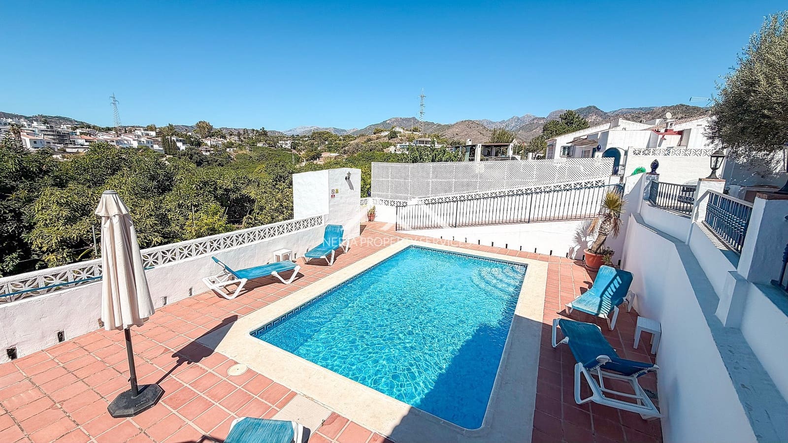 3 sypialnia Willa do wynajęcia w Nerja z basenem garażem - 1 700 € (Ref: 10101087)