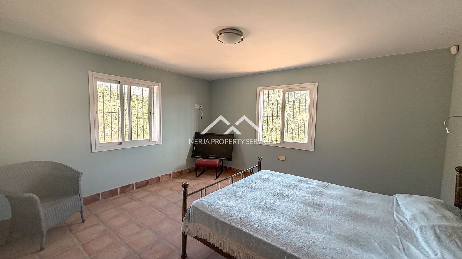 2 bedroom Villa for sale in Frigiliana with pool garage - € 395,000 (Ref: 10117489)