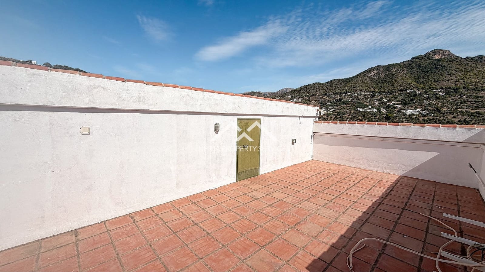 2 bedroom Villa for sale in Frigiliana with pool garage - € 395,000 (Ref: 10117489)
